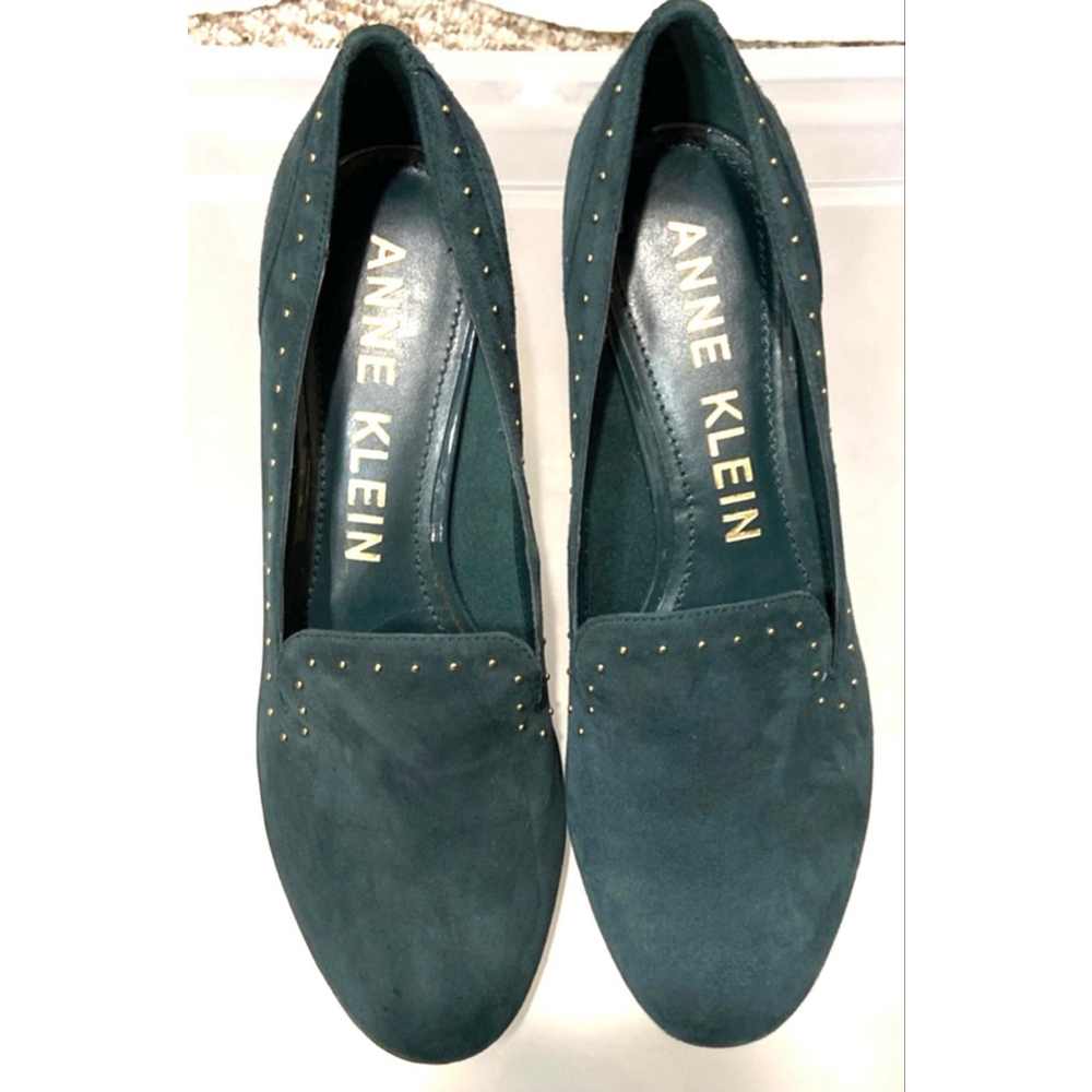 Anne Klein‎ | Women's 7.5 M | Emerald Green Suede Studded Pumps | Classic - Picture 3 of 9
